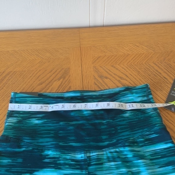 Old Navy workout  compression pants - Picture 7 of 10